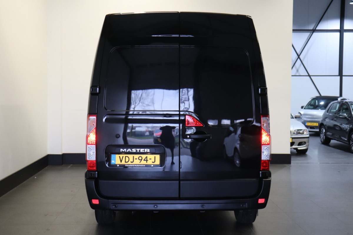 Renault Master 2.3 dCi 135PK L2H2- EURO 6 - Airco - PDC - NAP - € 19.950,- Excl.