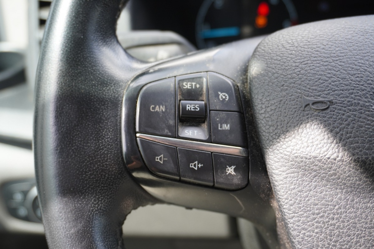 Ford Transit 2.0 TDCI 130PK L2H2 - EURO 6 - Airco - Navi - Cruise - € 16.950,- Excl.