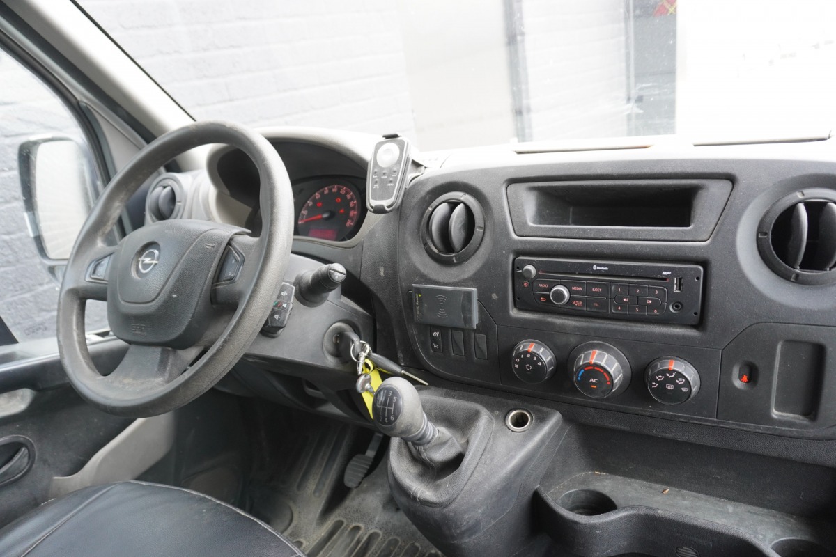 Opel Movano 2.3 CDTI 125PK L2H2 - Airco - Navi - Cruise - PDC - € 6.950,- Excl.