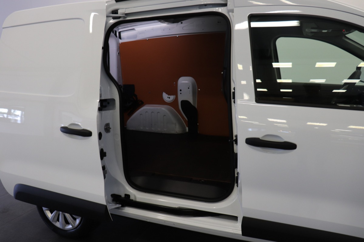 Renault Express 1.5 dCi EURO 6 - Airco - Cruise - PDC - € 12.950,- Excl.