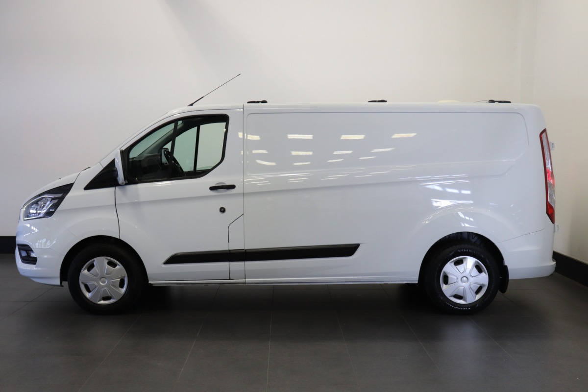 Ford Transit Custom 2.0 TDCI 130PK L2 EURO 6 - Airco - Navi - Cruise - Trekhaak - € 12.950,- Excl.