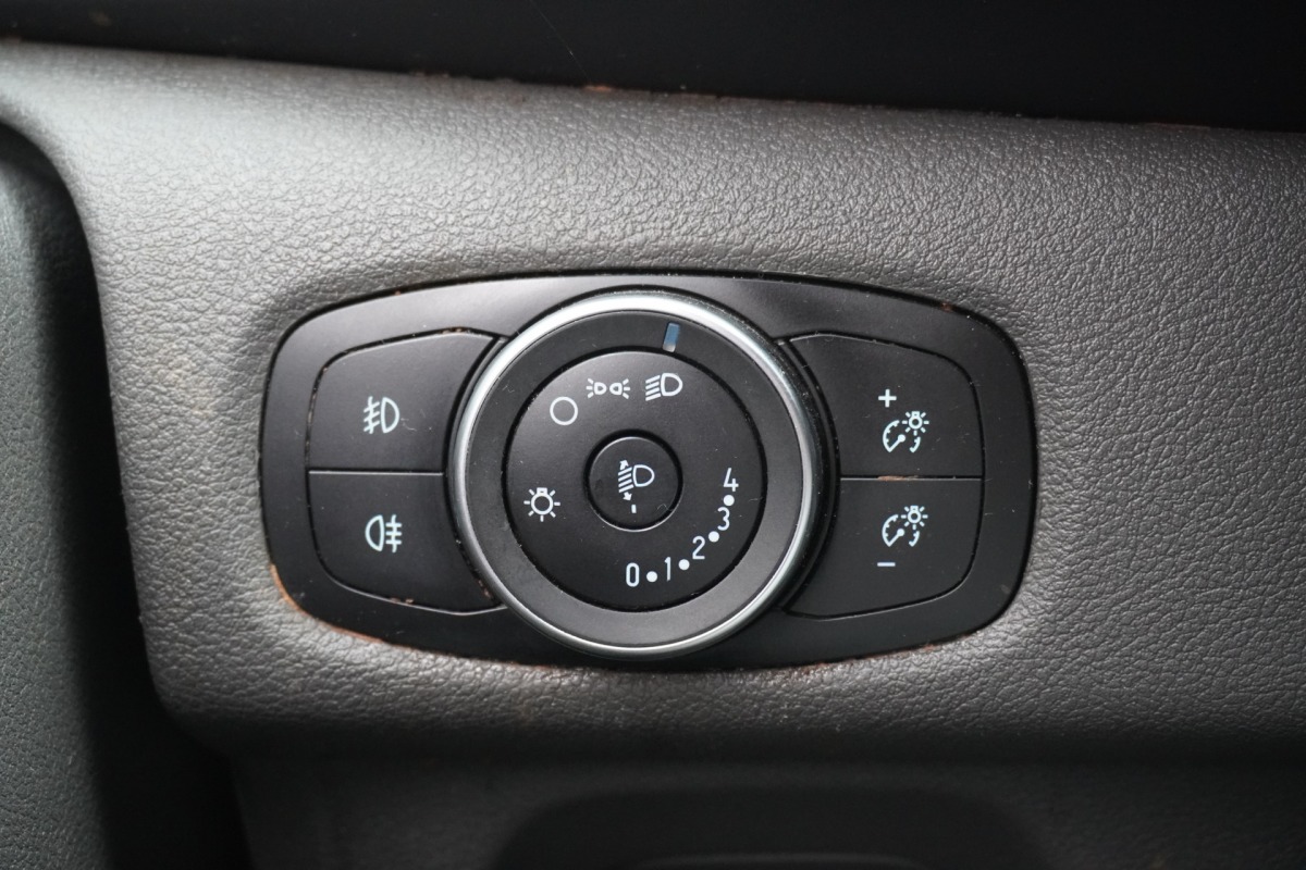 Ford Transit Custom 2.0 TDCI L2 EURO 6 - Airco - Navi - Cruise - € 14.950,- Excl.