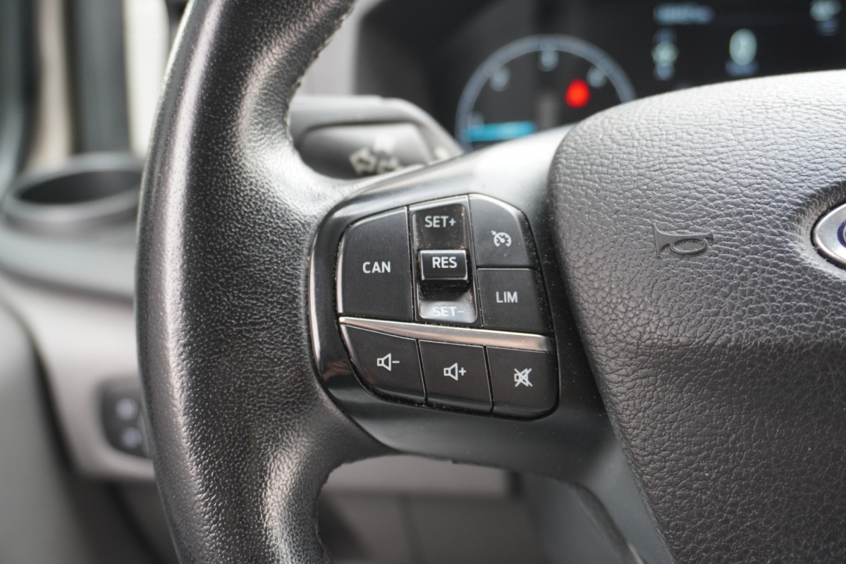 Ford Transit Custom 2.0 TDCI 130PK L2 - EURO 6 - Airco - Navi - Cruise - € 15.950,- Excl.