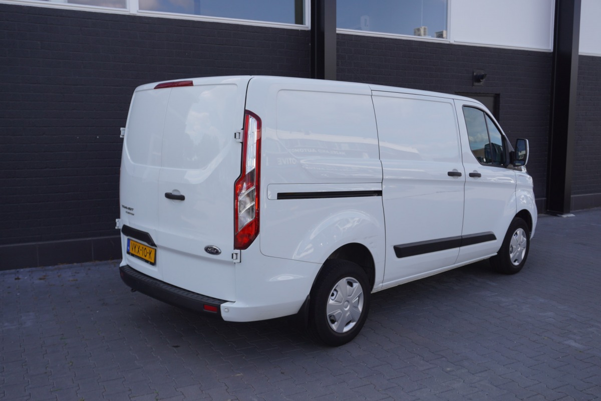 Ford Transit Custom 2.0 TDCI EURO 6 - Airco - Navi - Cruise - € 11.900,- Excl.