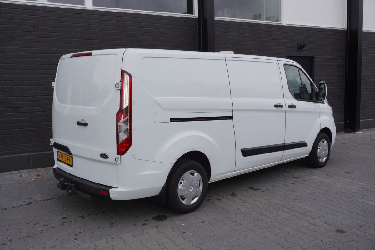 Ford Transit Custom 2.0 TDCI 130PK L2 - EURO 6 - Airco - Navi - Cruise - € 13.900,- Excl.