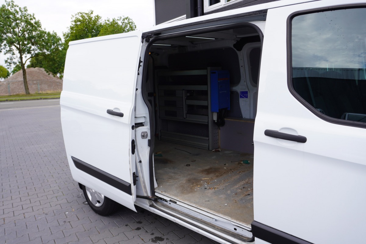 Ford Transit Custom 2.0 TDCI 130PK L2 - EURO 6 - Airco - Navi - Cruise - € 13.900,- Excl.