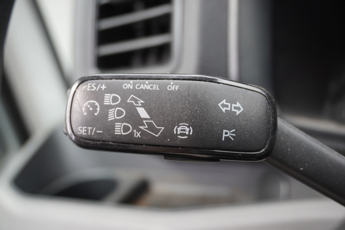 Volkswagen Crafter 2.0 TDI 140PK L3H3 EURO 6 - Airco - Navi - Cruise - PDC - €15.900,- Excl.