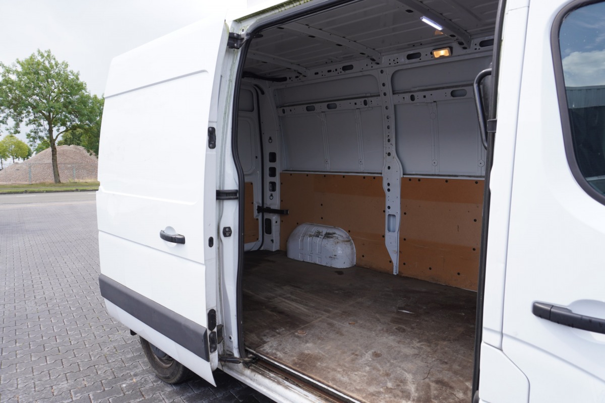 Renault Master 2.3 dCi 150PK L2H2 EURO 6 - Airco - Cruise - PDC - €15.950,- Excl.