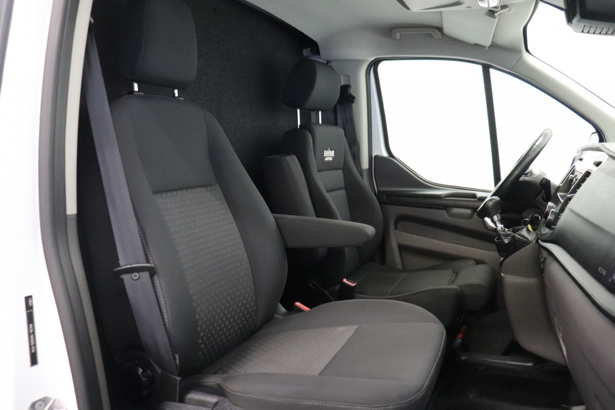 Ford Transit Custom 2.0 TDCI 130PK EURO 6 - Airco - Cruise - PDC - € 9.950,- Excl.
