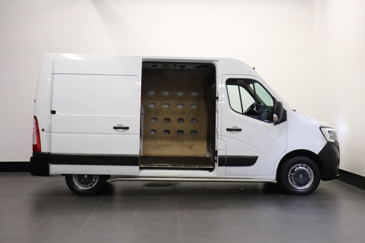 Renault Master 2.3 dCi 136PK L2H2 EURO 6 - Airco - PDC - Cruise - € 14.950,- Excl.
