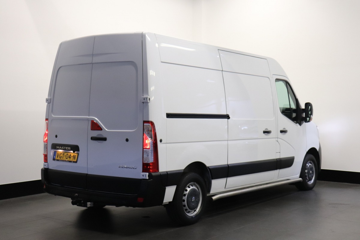 Renault Master 2.3 dCi 136PK L2H2 EURO 6 - Airco - PDC - Cruise - € 14.950,- Excl.