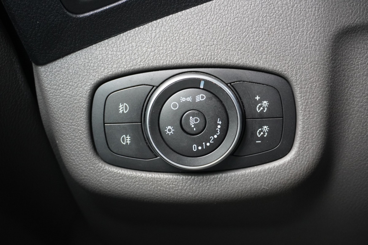 Ford Transit Connect 1.5 EcoBlue EURO 6 - Airco - Navi - Trekhaak - €9.499,-  Excl.
