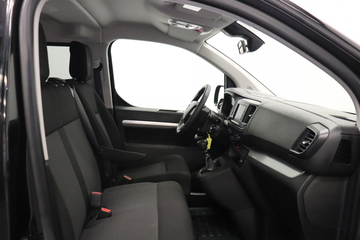 Opel Vivaro 2.0 CDTI L3 Dubbele Cabine EURO 6 - Airco - Cruise - PDC - € 15.950,- Excl.