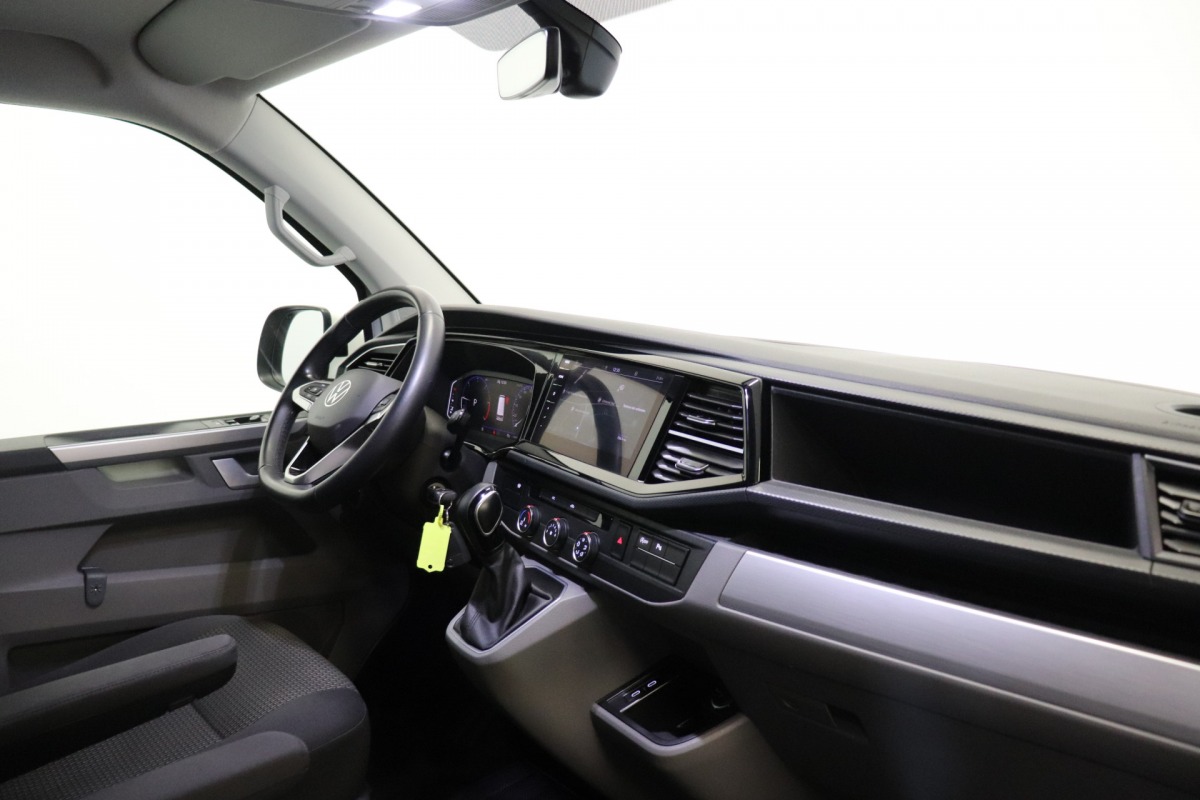Volkswagen Transporter 2.0 TDI Bulli 204PK Automaat EURO 6 - Airco - Navi - ACC - €25.900,- Excl.