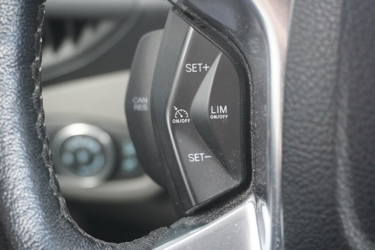 Ford Transit Connect 1.5 EcoBlue 100PK L2 EURO 6 - Airco - Navi - Cruise - € 12.499,- Excl.