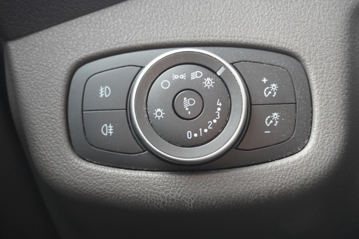 Ford Transit Connect 1.5 EcoBlue 100PK L2 EURO 6 - Airco - Navi - Cruise - € 12.499,- Excl.