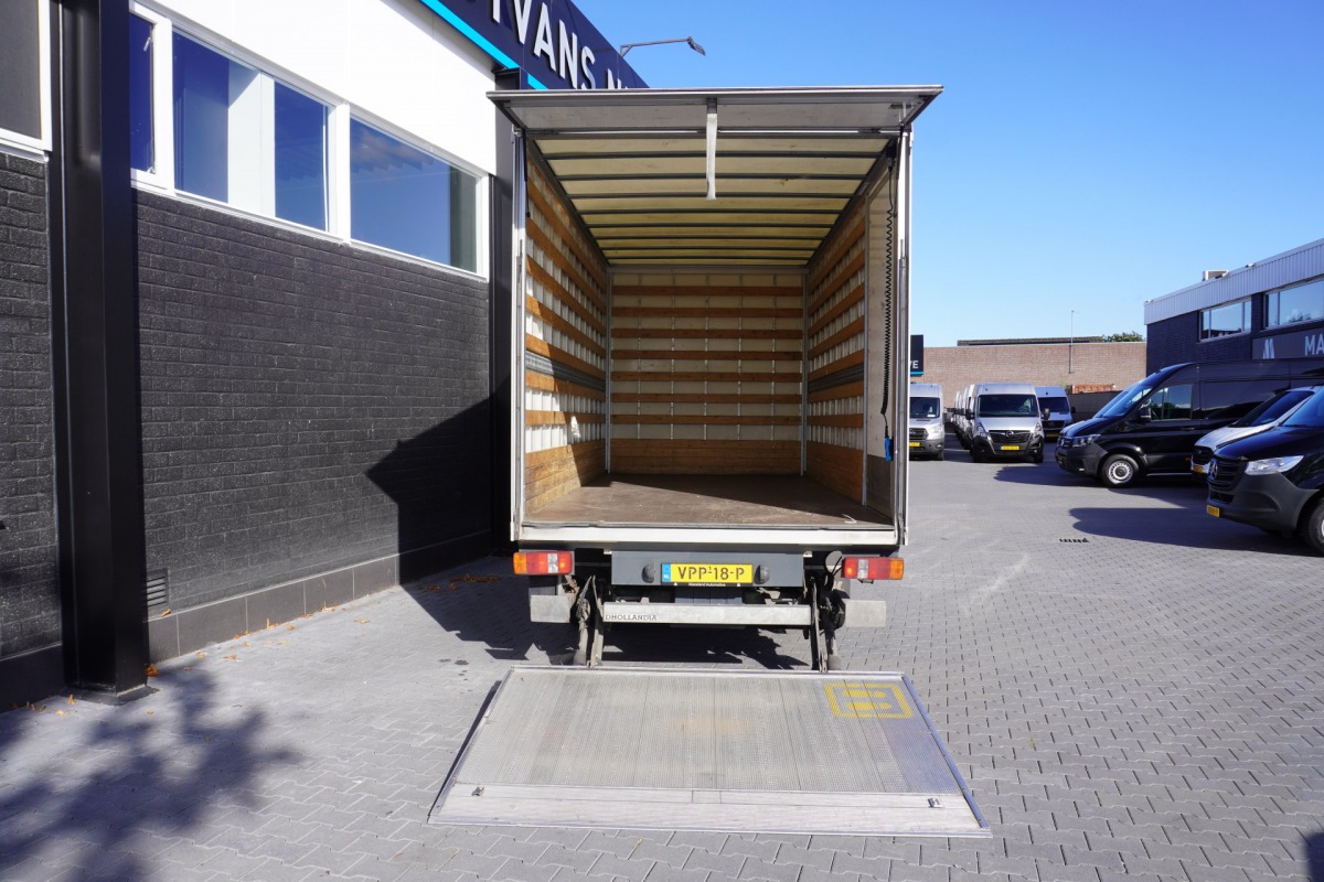 Volkswagen Crafter 35 2.0 TDI L4 Bakwagen Dubbel Lucht EURO 6 - Airco - Navi - Cruise - € 19.950,- Excl.