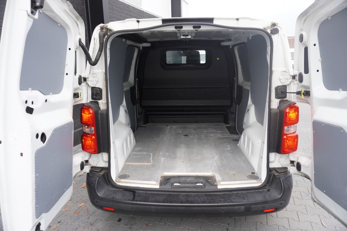 Opel Vivaro 2.0 CDTI 122PK Automaat 2x Schuifdeur EURO 6 - Airco - Navi - Cruise - € 13.950,- Excl.