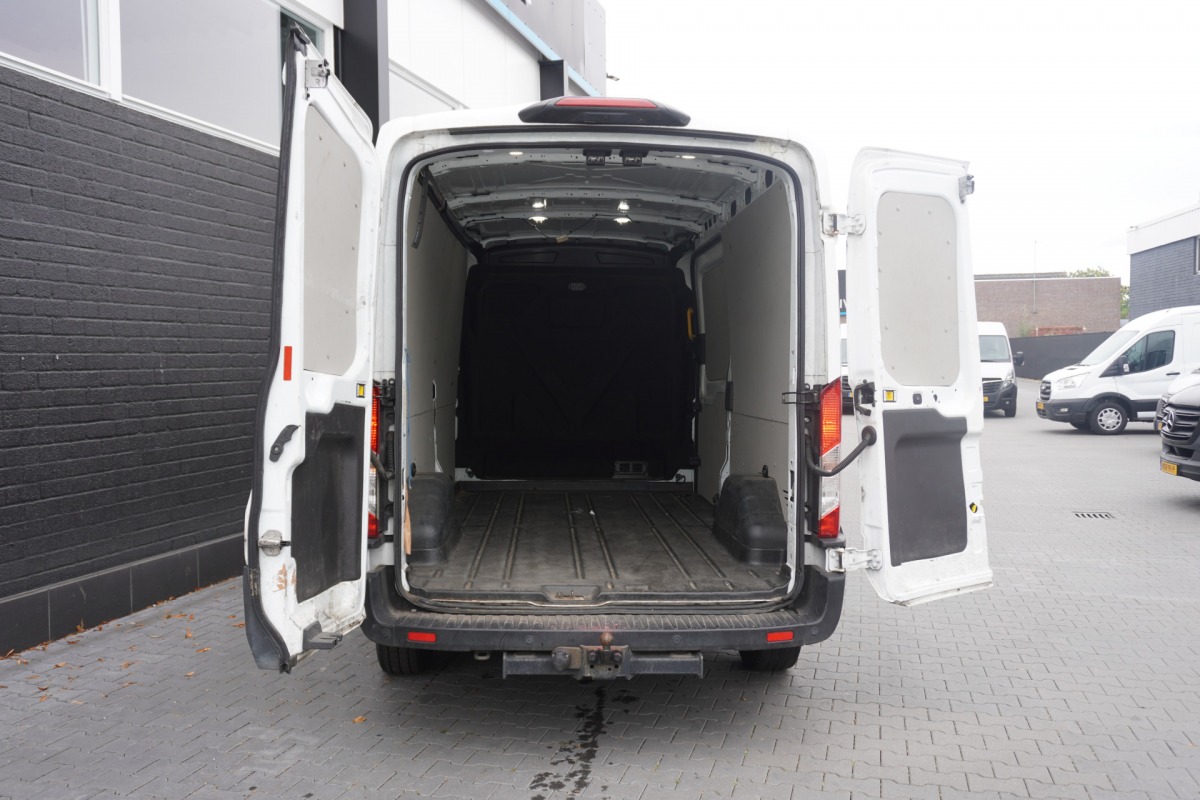 Ford Transit 2.0 TDCI 130 PK L3H2 EURO 6 - Airco -  Navi - Cruise - Schades - €9.950,- Excl.