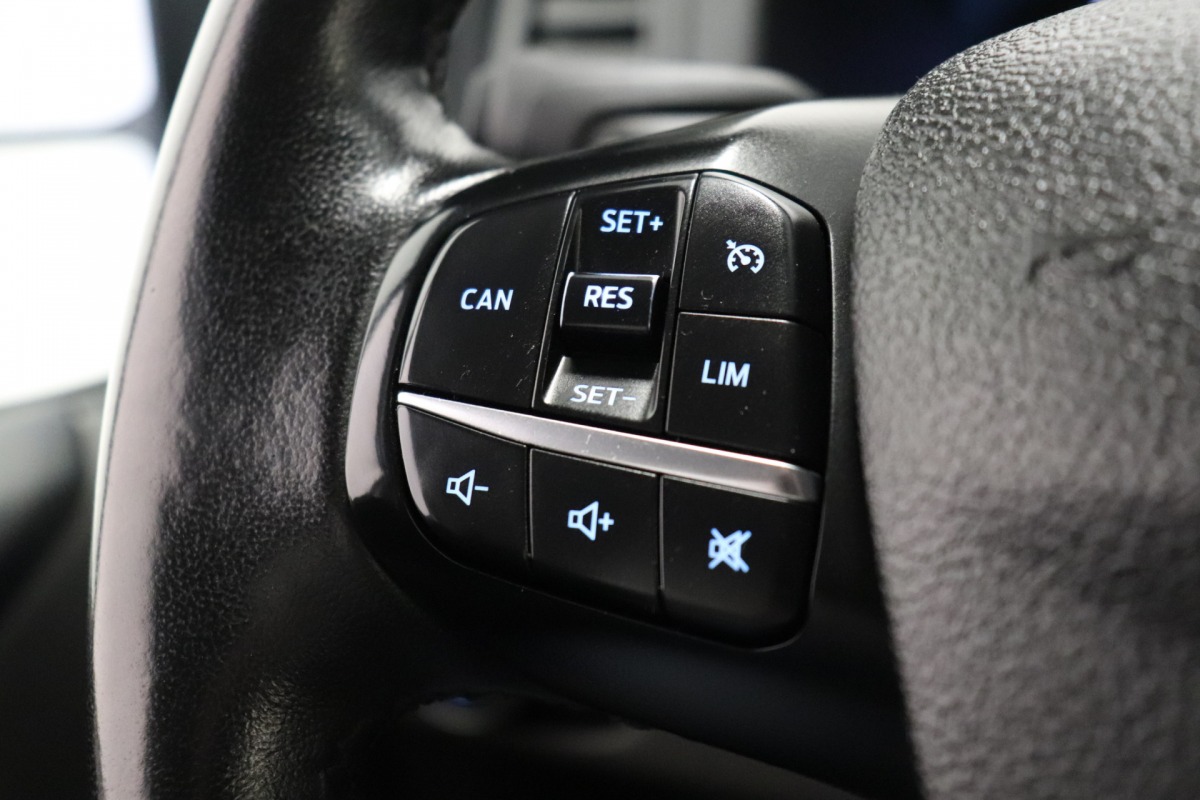 Ford Transit Custom 2.0 TDCI 130PK L2 EURO 6 - Airco - Cruise - PDC - €15.950,- Excl. Ford Transit Custom 2.0 TDCI 130PK L2 EURO 6 - Airco - Cruise - PDC - €15.950,- Excl.