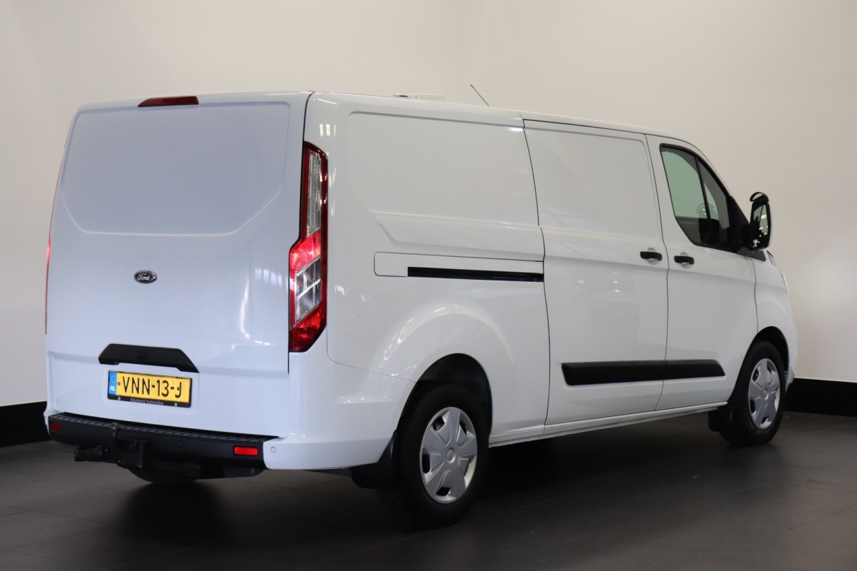Ford Transit Custom 2.0 TDCI 130PK L2 EURO 6 - Airco - Cruise - PDC - €15.950,- Excl. Ford Transit Custom 2.0 TDCI 130PK L2 EURO 6 - Airco - Cruise - PDC - €15.950,- Excl.