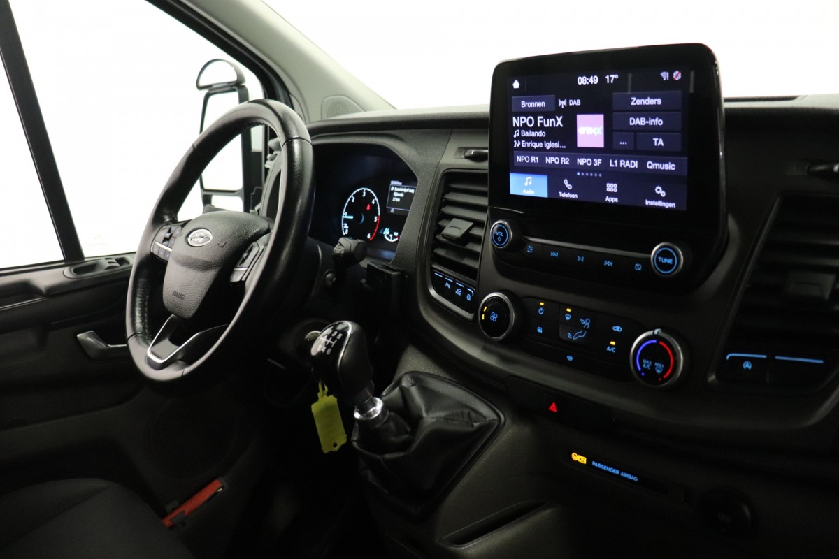 Ford Transit Custom 2.0 TDCI 130PK L2 EURO 6 - Airco - Cruise - PDC - €15.950,- Excl. Ford Transit Custom 2.0 TDCI 130PK L2 EURO 6 - Airco - Cruise - PDC - €15.950,- Excl.