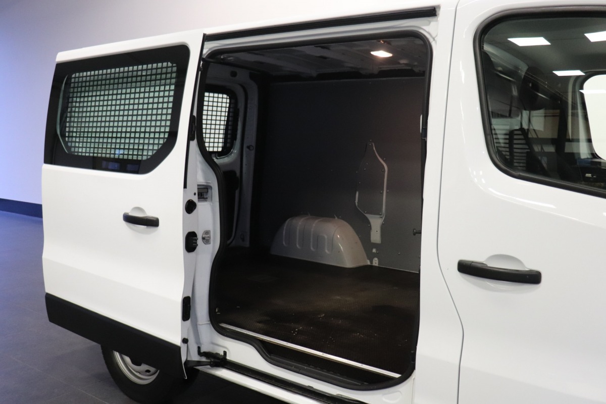 Renault Trafic 2.0 dCi 120PK EURO 6 - Airco - Navi - Cruise - €13.499,- Excl.