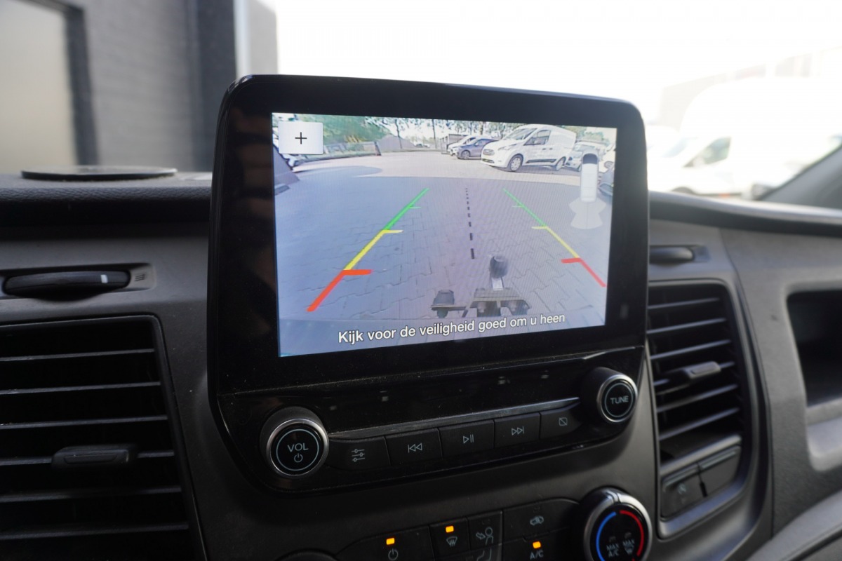 Ford Transit Custom 2.0 TDCI EURO 6 - Airco - Cruise - PDC - Trekhaak - € 13.900,- Excl.