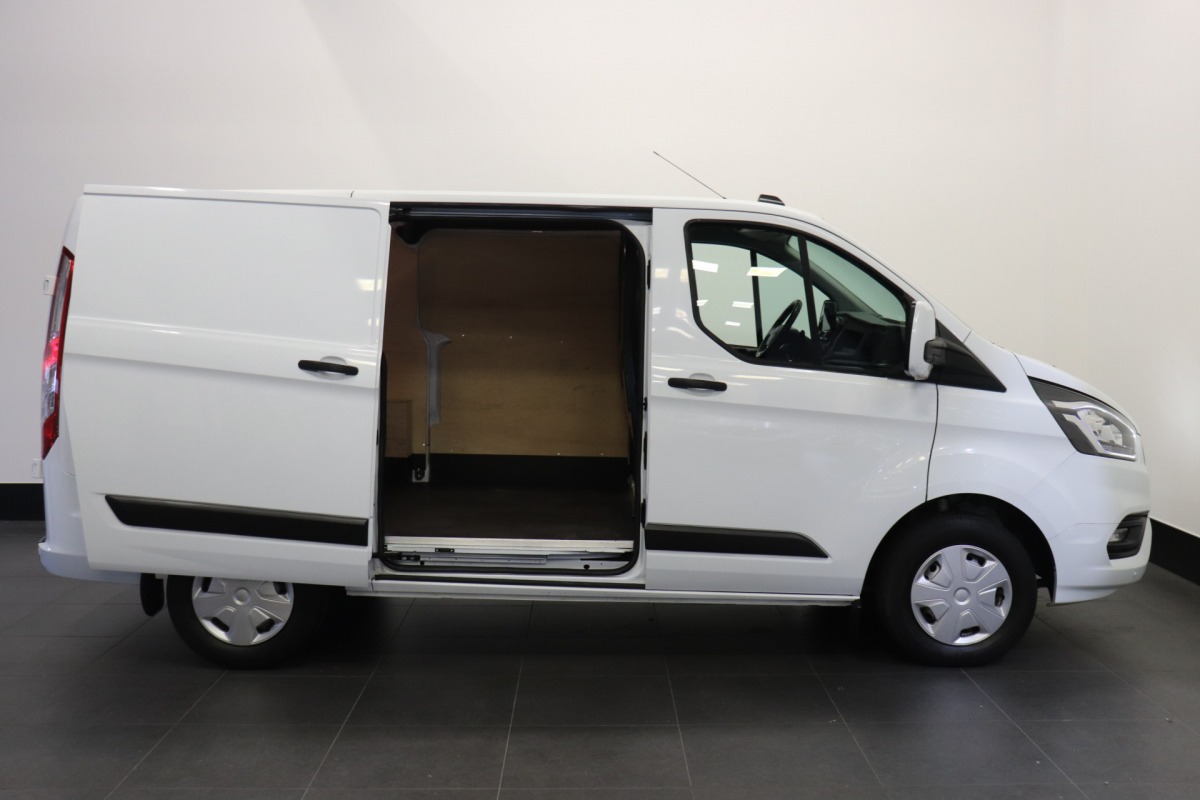 Ford Transit Custom 2.0 TDCI EURO 6 - Airco - Cruise - PDC - €14.950,- Excl.