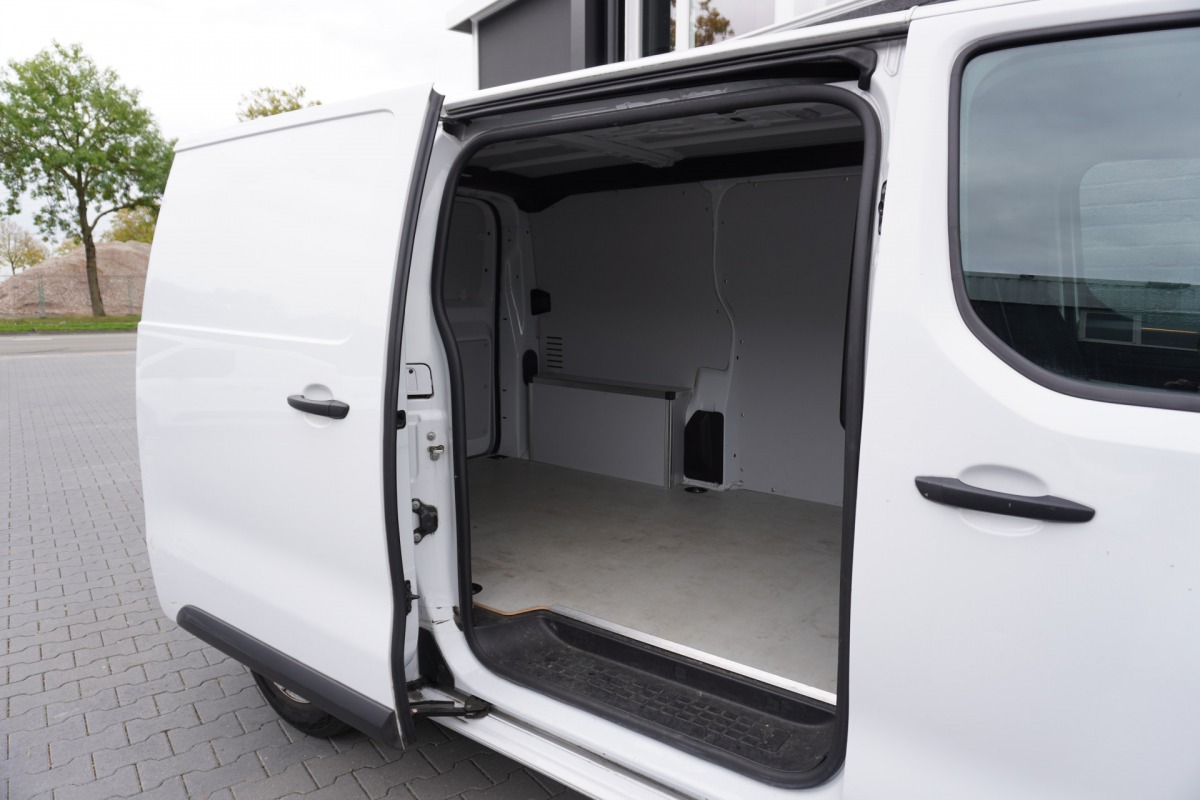 Fiat Scudo 2.0 D 145PK L2 EURO 6 - Airco - Navi - Cruise - €17.900,- Excl. Fiat Scudo 2.0 D 145PK L2 EURO 6 - Airco - Navi - Cruise - €17.900,- Excl.