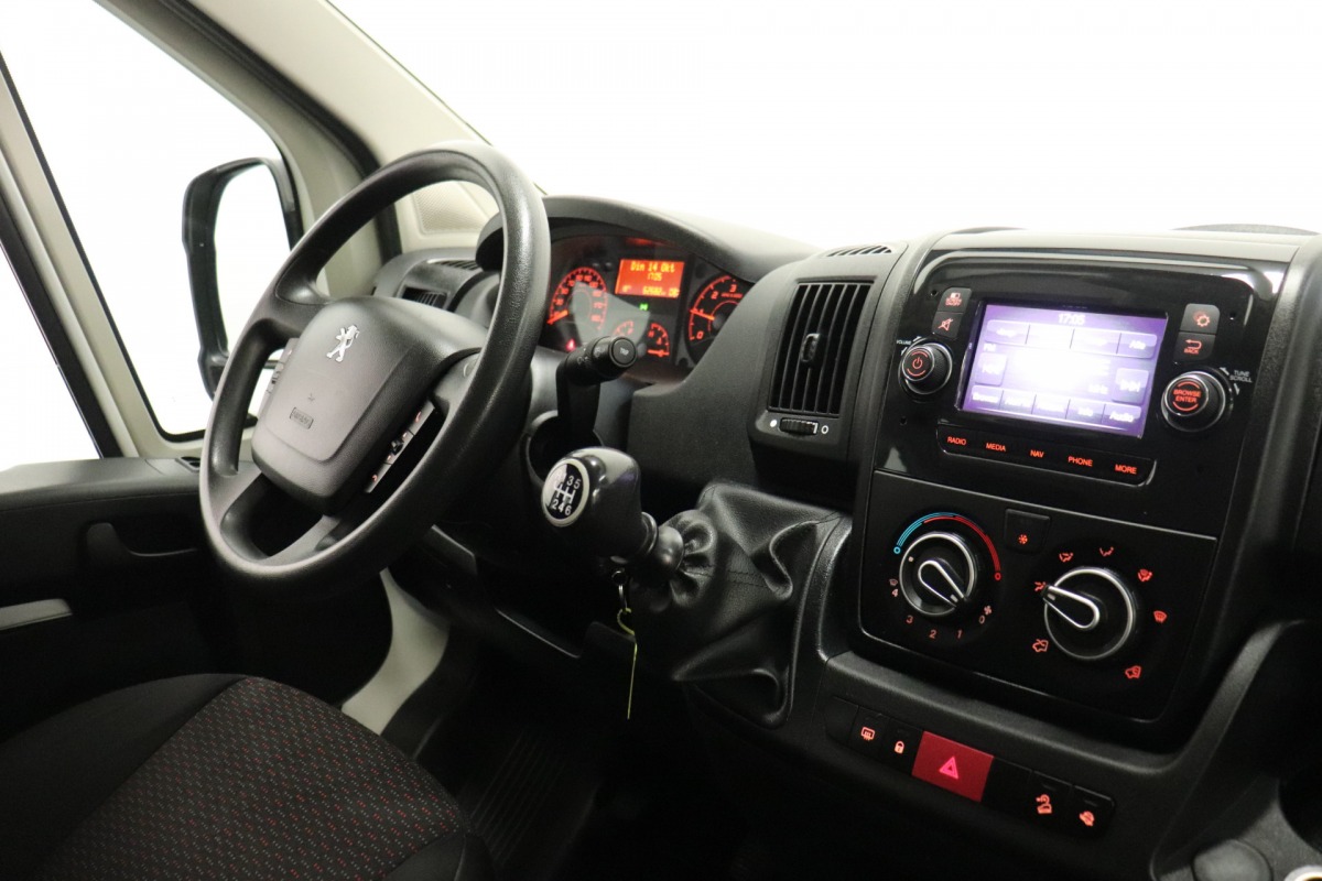 Peugeot Boxer 2.2 BlueHDi L3 Openlaad Dubbel Cabine EURO 6 - Airco - Navi - Cruise - € 15.950,- Excl.
