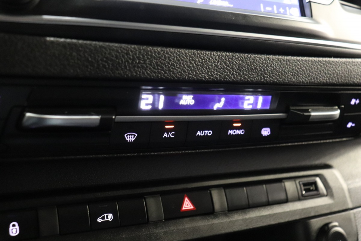 Toyota ProAce Worker 2.0 D-4D 177PK Automaat L2 - EURO 6 - AC/Climate - Navi - Cruise - €14.950,- Excl. Toyota ProAce Worker 2.0 D-4D 177PK Automaat L2 - EURO 6 - AC/Climate - Navi - Cruise - €14.950,- Excl.