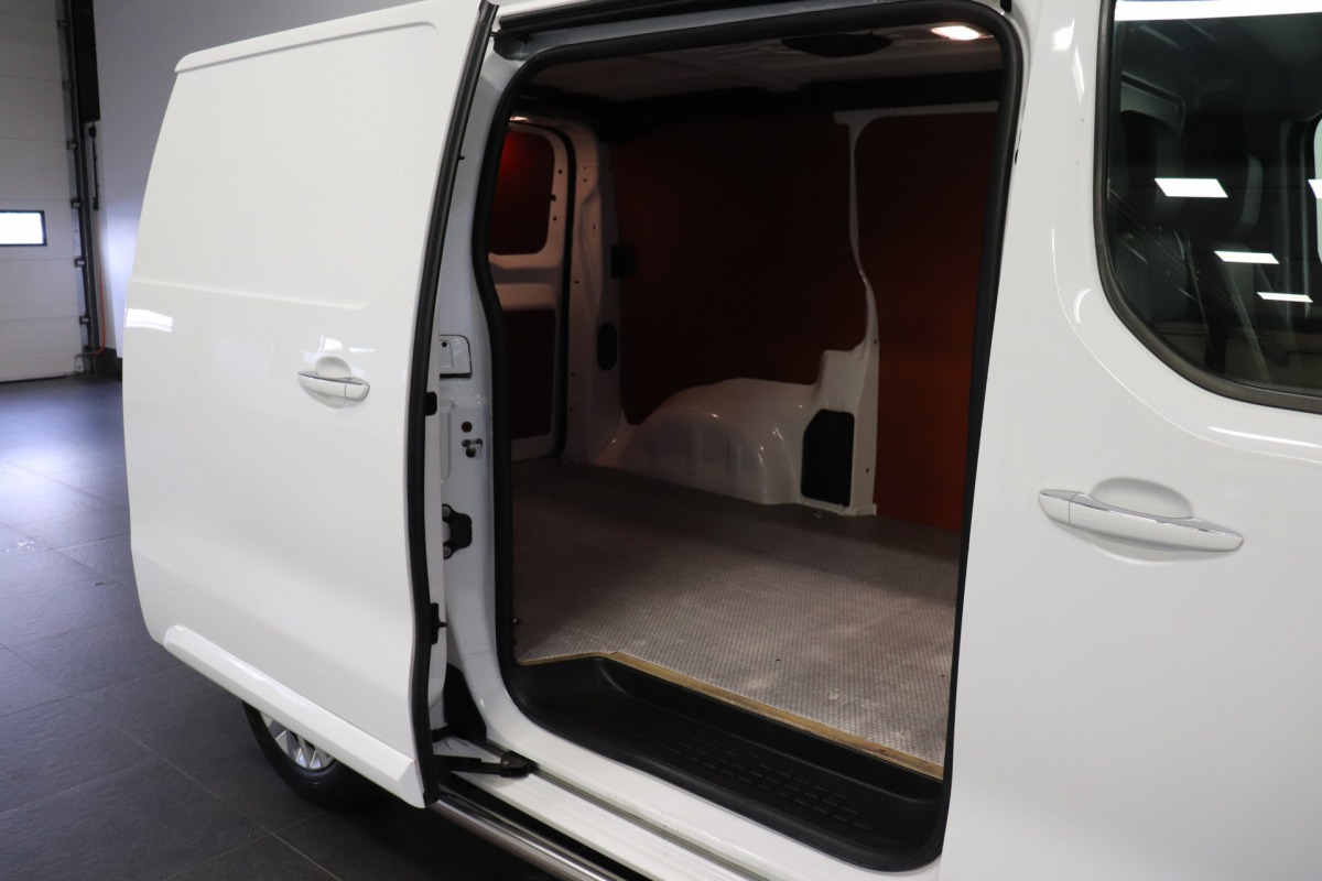 Toyota ProAce Worker 2.0 D-4D 177PK Automaat L2 - EURO 6 - AC/Climate - Navi - Cruise - €14.950,- Excl. Toyota ProAce Worker 2.0 D-4D 177PK Automaat L2 - EURO 6 - AC/Climate - Navi - Cruise - €14.950,- Excl.