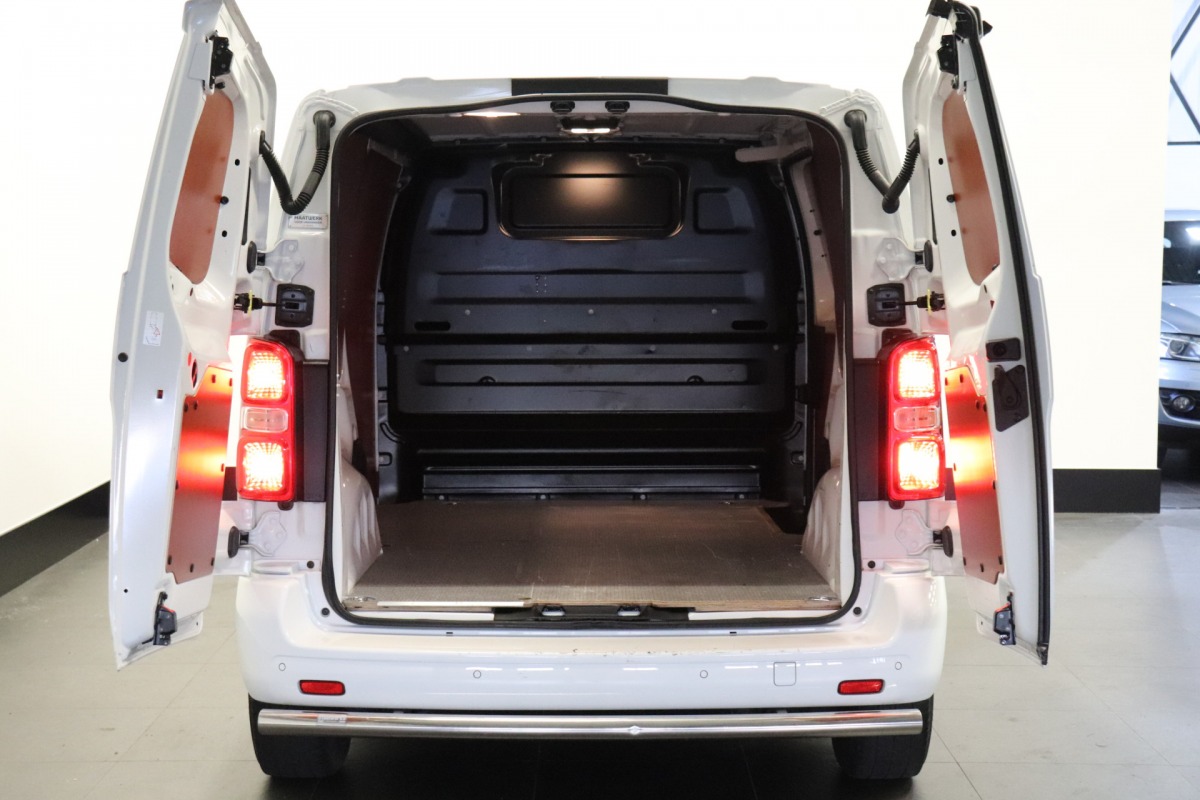 Toyota ProAce Worker 2.0 D-4D 177PK Automaat L2 - EURO 6 - AC/Climate - Navi - Cruise - €14.950,- Excl. Toyota ProAce Worker 2.0 D-4D 177PK Automaat L2 - EURO 6 - AC/Climate - Navi - Cruise - €14.950,- Excl.