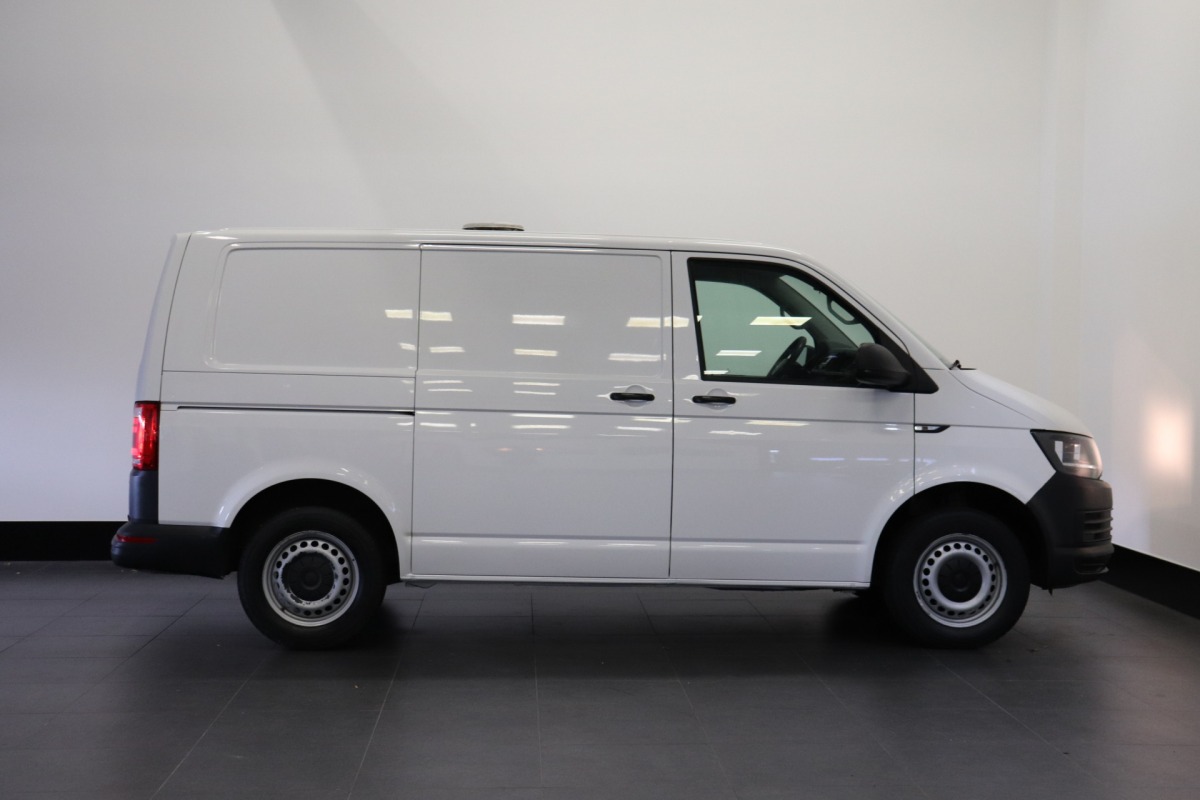 Volkswagen Transporter 2.0 TDI EURO 6 - Airco - Cruise - PDC - € 11.900,- Excl. Volkswagen Transporter 2.0 TDI EURO 6 - Airco - Cruise - PDC - € 11.900,- Excl.