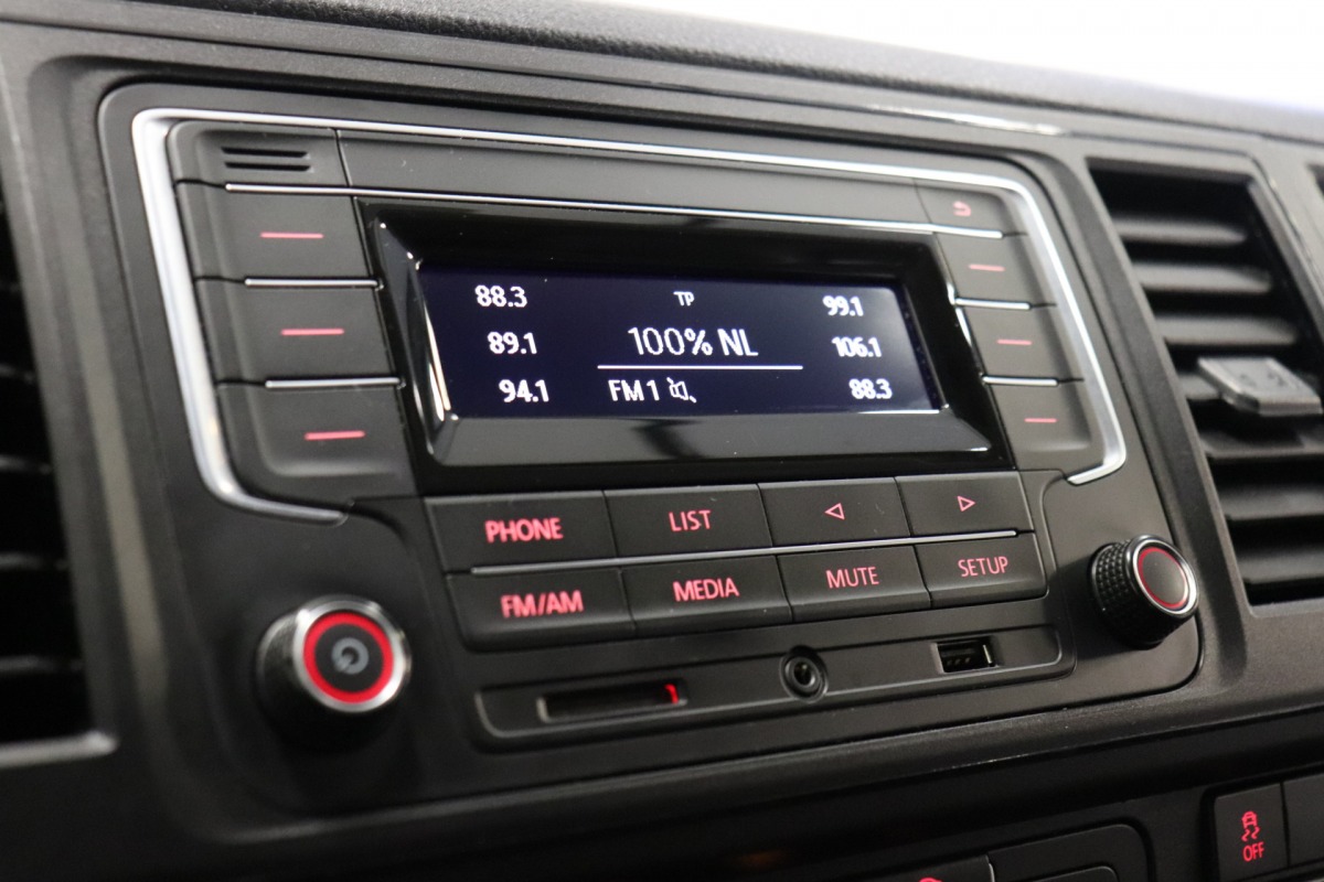 Volkswagen Transporter 2.0 TDI EURO 6 - Airco - Cruise - PDC - € 11.900,- Excl. Volkswagen Transporter 2.0 TDI EURO 6 - Airco - Cruise - PDC - € 11.900,- Excl.