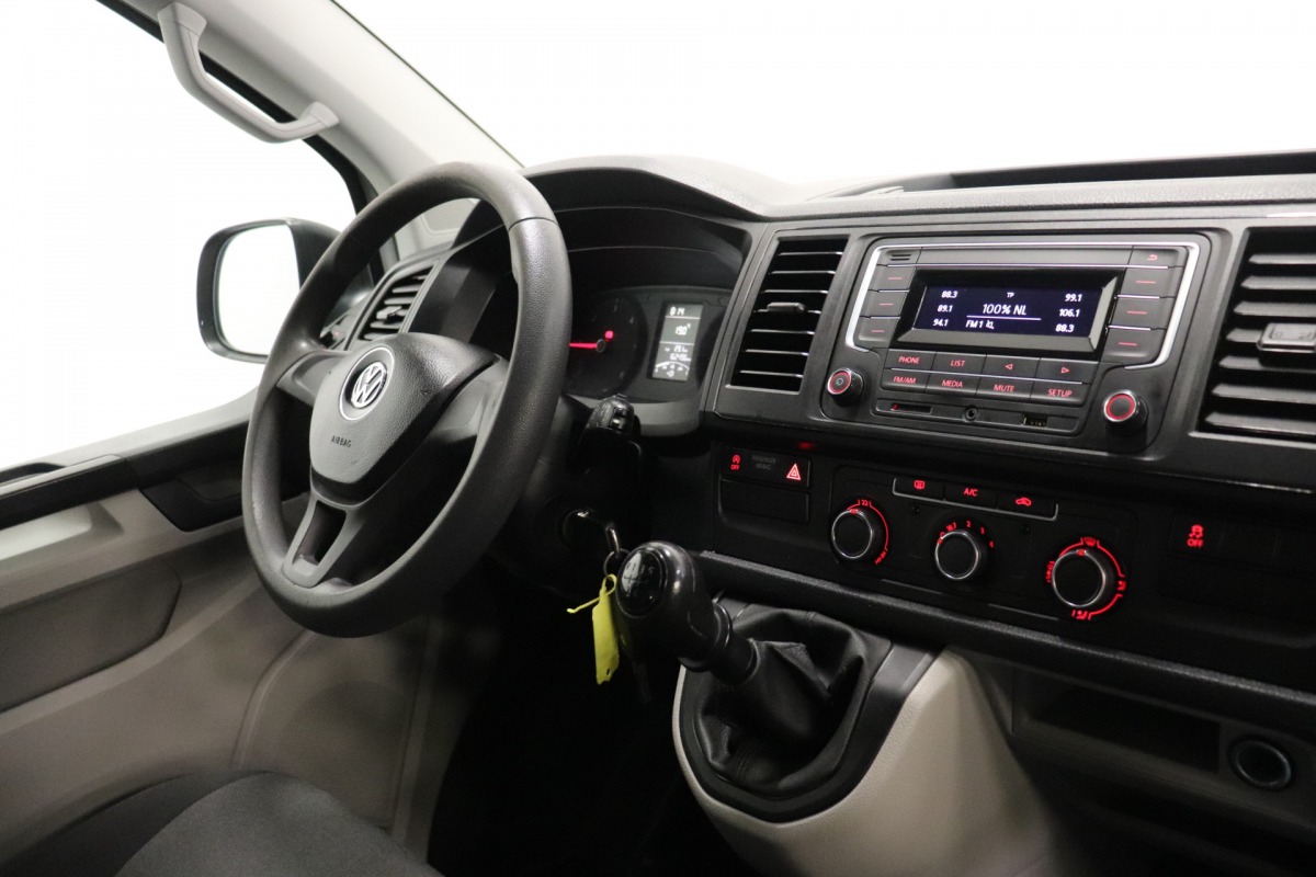 Volkswagen Transporter 2.0 TDI EURO 6 - Airco - Cruise - PDC - € 11.900,- Excl. Volkswagen Transporter 2.0 TDI EURO 6 - Airco - Cruise - PDC - € 11.900,- Excl.