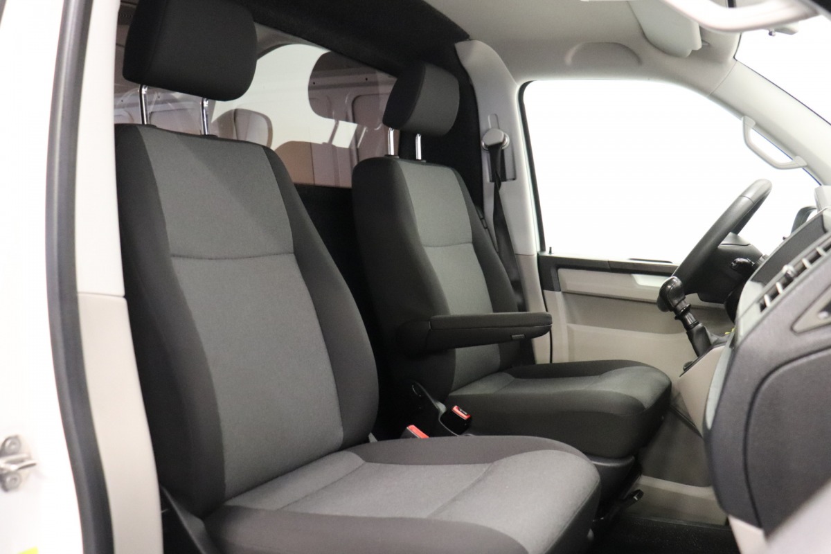 Volkswagen Transporter 2.0 TDI EURO 6 - Airco - Cruise - PDC - € 11.900,- Excl. Volkswagen Transporter 2.0 TDI EURO 6 - Airco - Cruise - PDC - € 11.900,- Excl.