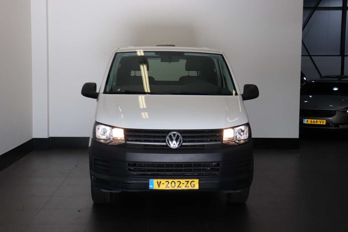 Volkswagen Transporter 2.0 TDI EURO 6 - Airco - Cruise - PDC - € 11.900,- Excl. Volkswagen Transporter 2.0 TDI EURO 6 - Airco - Cruise - PDC - € 11.900,- Excl.