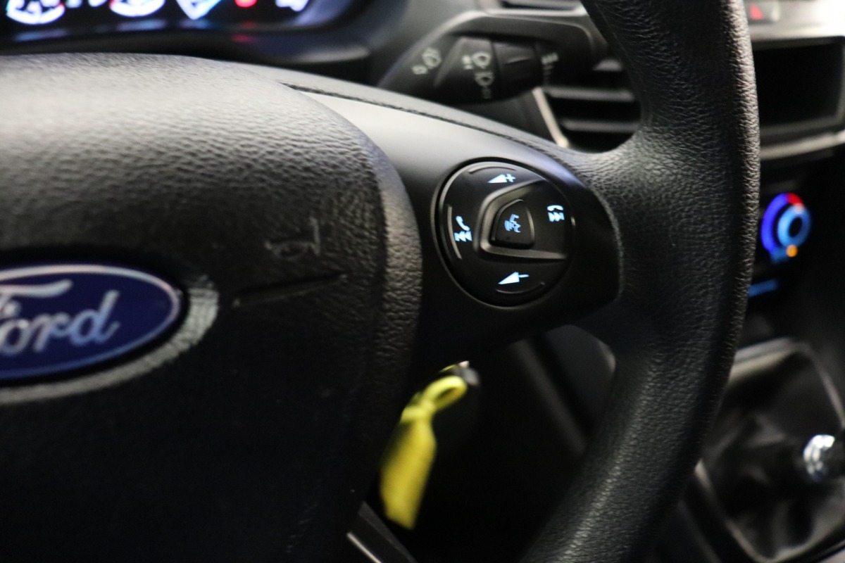 Ford Transit Connect 1.5 EcoBlue L2 EURO 6 - Airco - Navi - PDC - €13.950,- Excl. Ford Transit Connect 1.5 EcoBlue L2 EURO 6 - Airco - Navi - PDC - €13.950,- Excl.