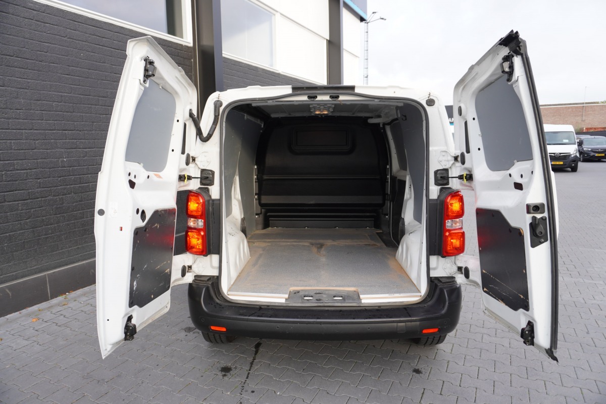 Toyota ProAce Worker 2.0 D-4D 145PK - EURO 6 - Airco - Cruise - PDC - € 16.950,- Excl.