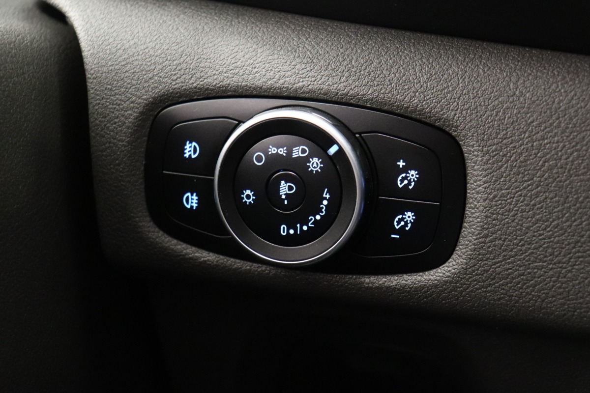 Ford Transit Custom 2.0 TDCI 130PK - EURO 6 - Airco - Navi - Cruise - €12.900,- Excl. Ford Transit Custom 2.0 TDCI 130PK - EURO 6 - Airco - Navi - Cruise - €12.900,- Excl.