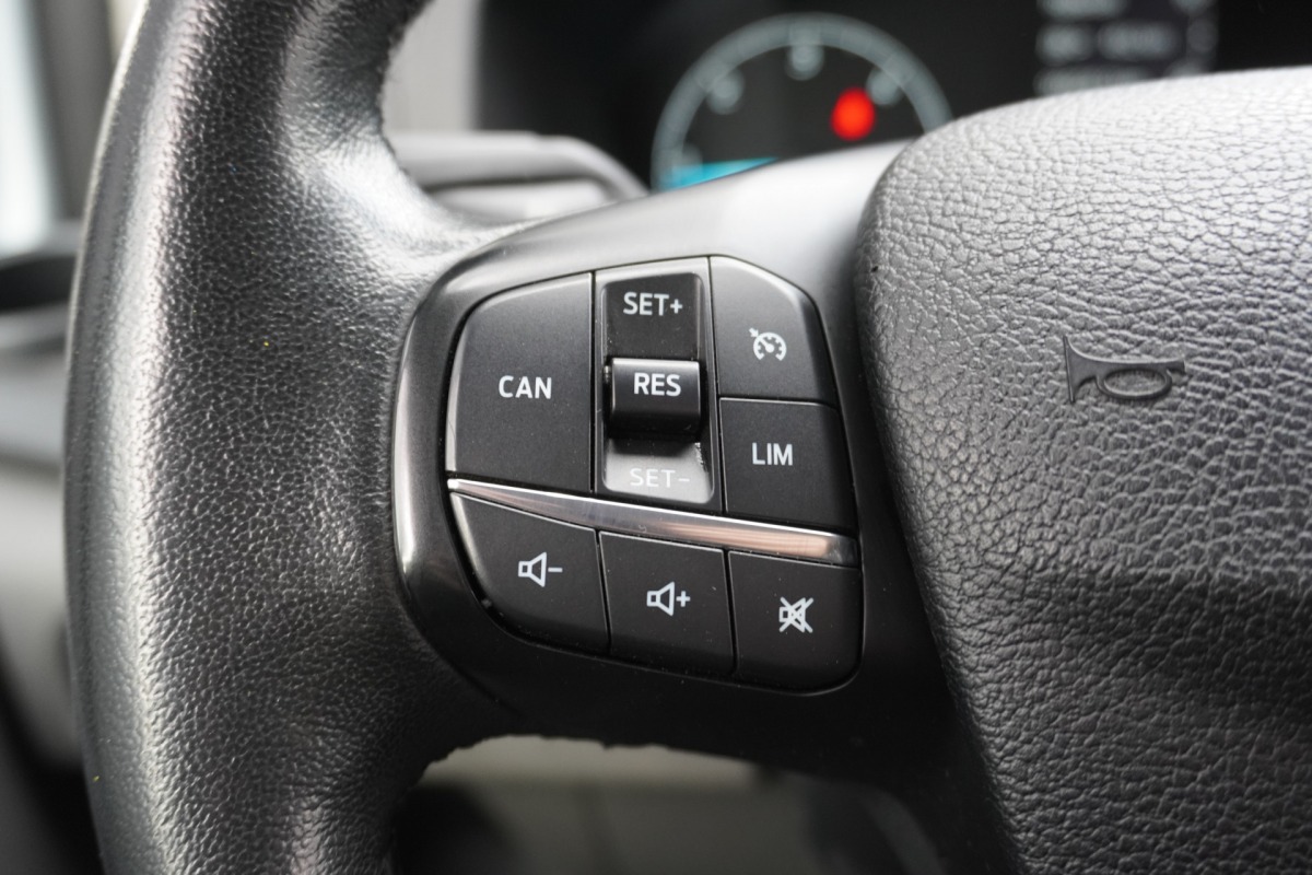 Ford Transit Custom 2.0 TDCI 130PK EURO 6 - Airco - Navi - Cruise  - €14.900,- Excl.