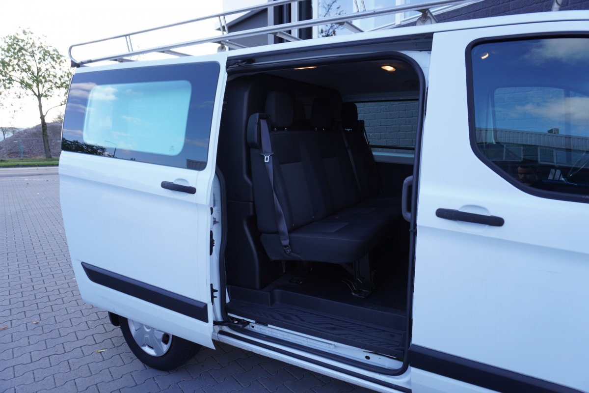 Ford Transit Custom 2.0 TDCI Dubbele Cabine - EURO 6 - Airco - Cruise - PDC - €14.900,- Excl. Ford Transit Custom 2.0 TDCI Dubbele Cabine - EURO 6 - Airco - Cruise - PDC - €14.900,- Excl.