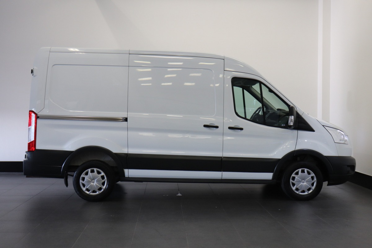 Ford Transit 2.0 TDCI L2H2 EURO 6 - Airco - Cruise - PDC - €12.950,- Excl. Ford Transit 2.0 TDCI L2H2 EURO 6 - Airco - Cruise - PDC - €12.950,- Excl.