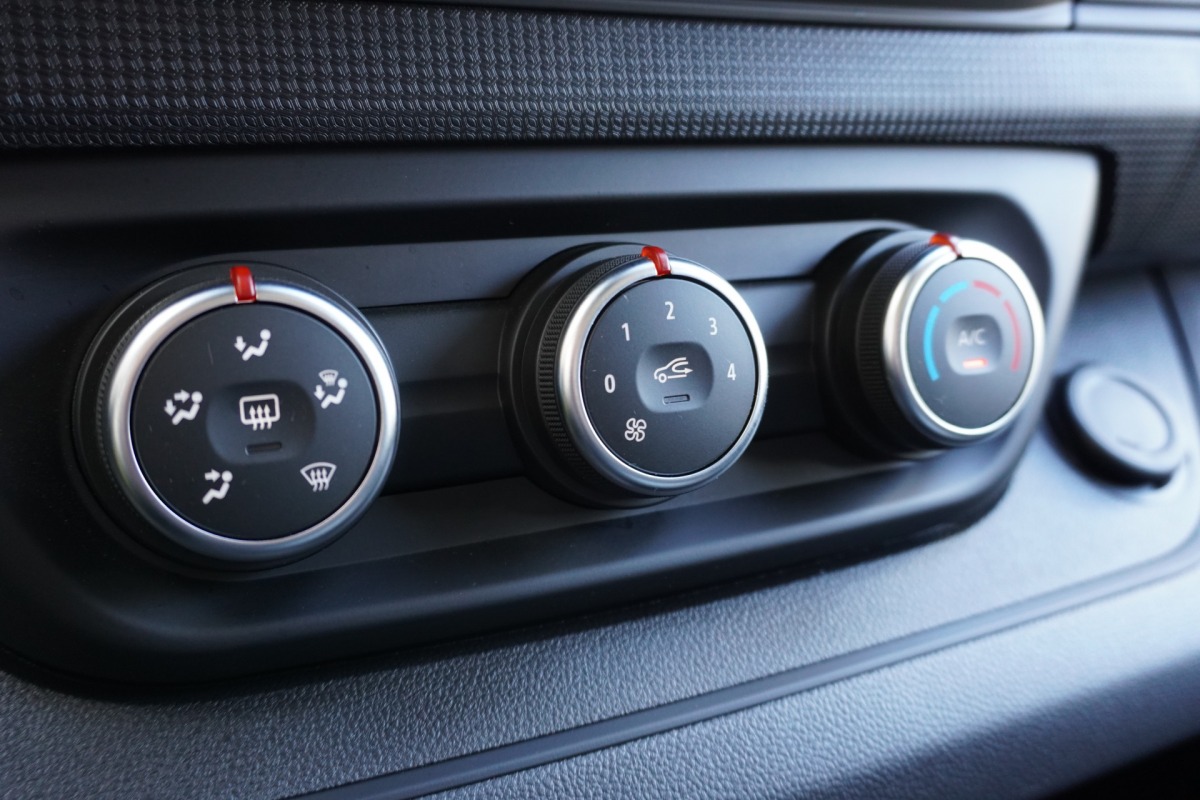 Renault Trafic 2.0 dCi 110PK L2 - EURO 6 - Airco - Cruise - PDC - €22.950,- Excl.