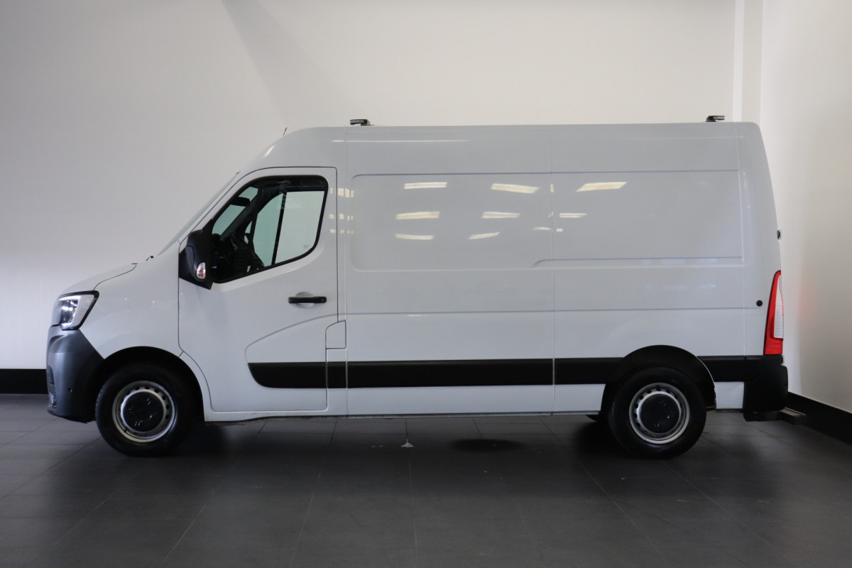 Renault Master 2.3 dCi 135PK L2H2 EURO 6 - Airco - Cruise - Camera - € 15.900,- Excl.