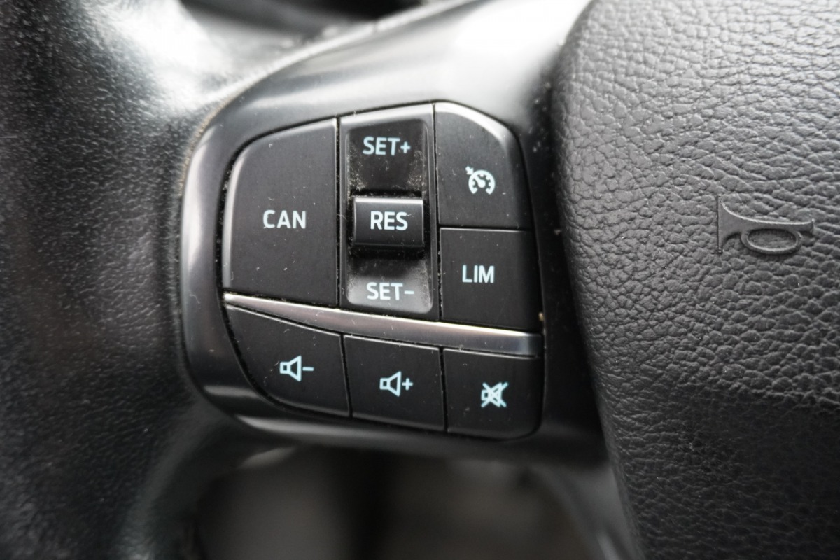 Ford Transit Custom 2.0 TDCI 130PK L2 EURO 6 - Airco - Navi - Cruise - €13.900,- Excl. Ford Transit Custom 2.0 TDCI 130PK L2 EURO 6 - Airco - Navi - Cruise - €13.900,- Excl.