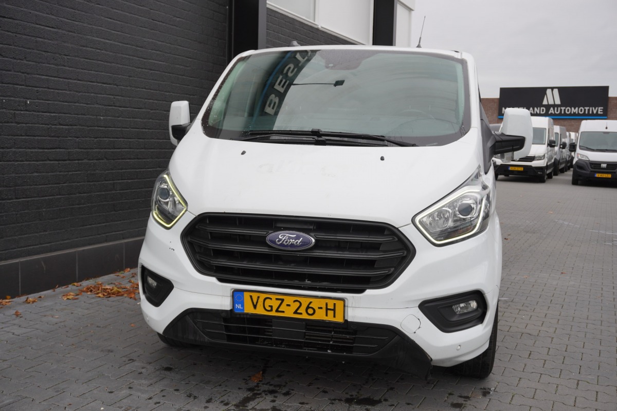 Ford Transit Custom 2.0 TDCI 130PK L2 EURO 6 - Airco - Navi - Cruise - €13.900,- Excl. Ford Transit Custom 2.0 TDCI 130PK L2 EURO 6 - Airco - Navi - Cruise - €13.900,- Excl.