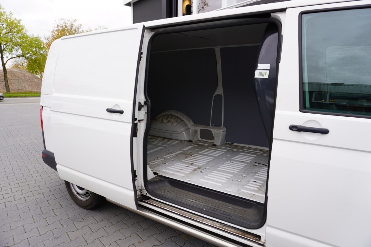 Volkswagen Transporter 2.0 TDI L2 EURO 6 - Airco - Cruise - Camera - €12.900,- Excl.